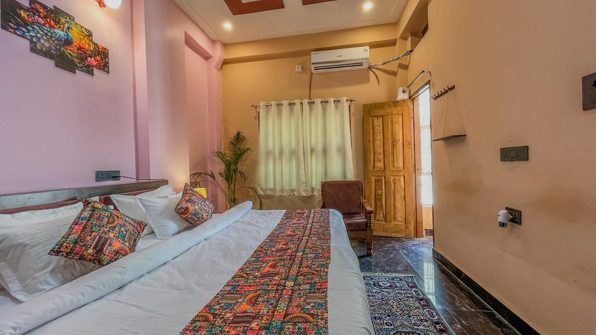 Hotel Homestay In Varanasi Near Ghats By The Holy Meander