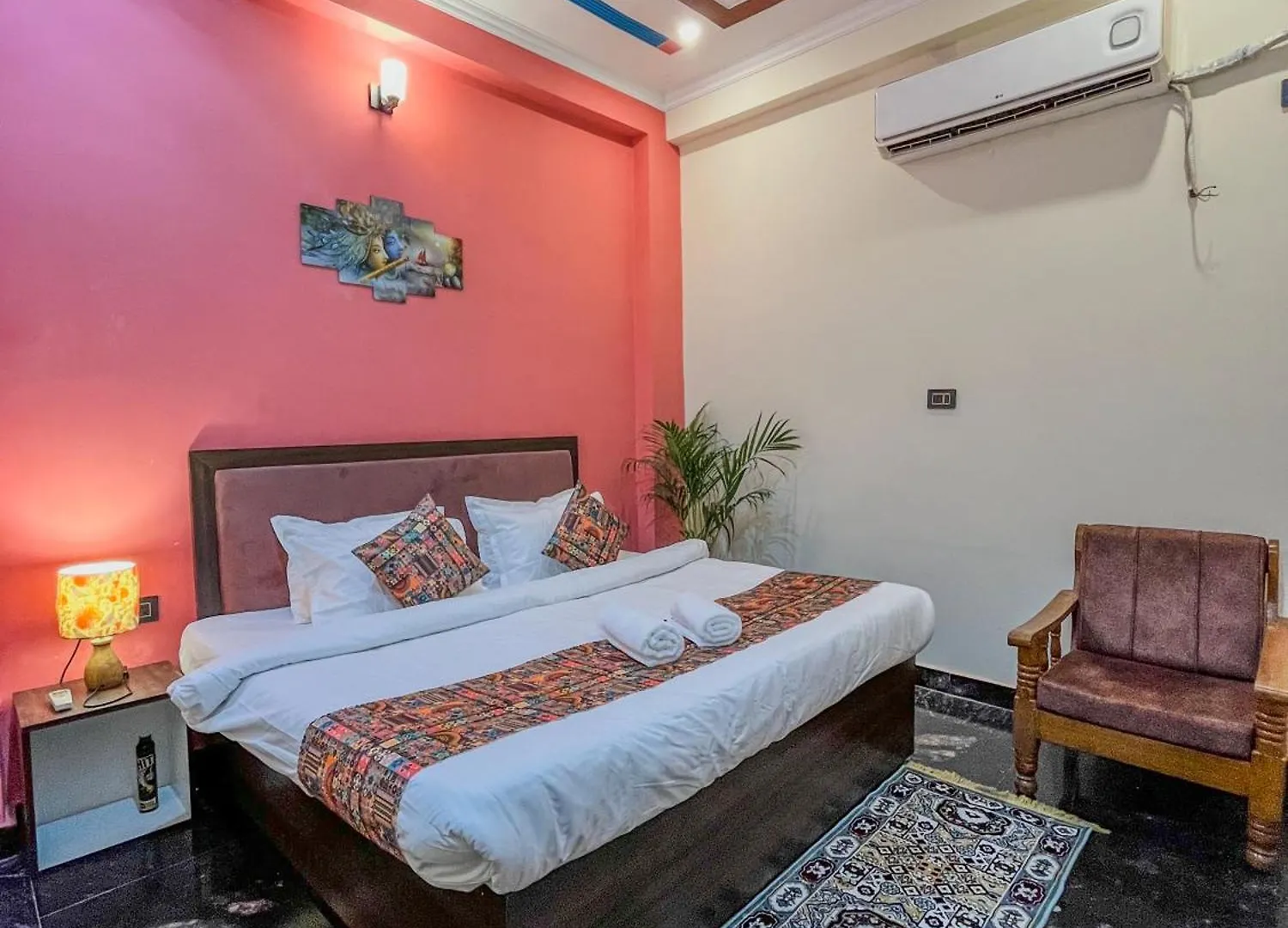 Hotel Homestay In Varanasi Near Ghats By The Holy Meander
