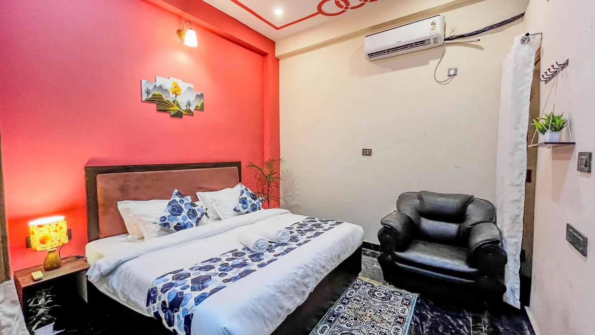 Hotel Homestay In Varanasi Near Ghats By The Holy Meander
