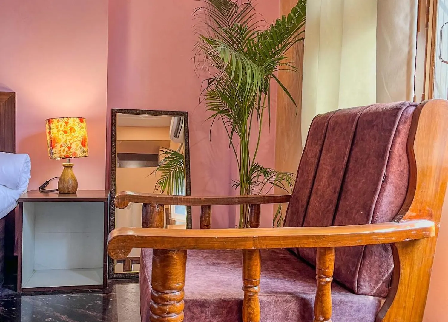 Homestay In Varanasi Near Ghats By The Holy Meander Hotel